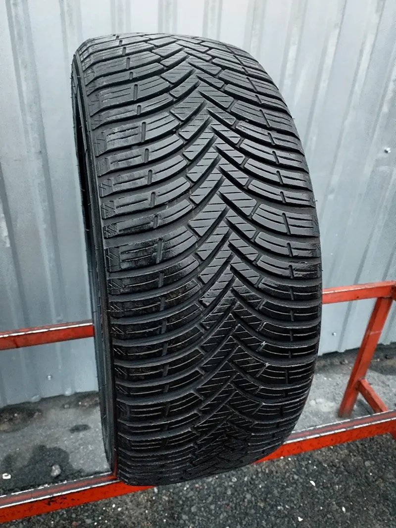 Б/у шина 225/45 R18 BFGoodrich G-Grip All Season 2