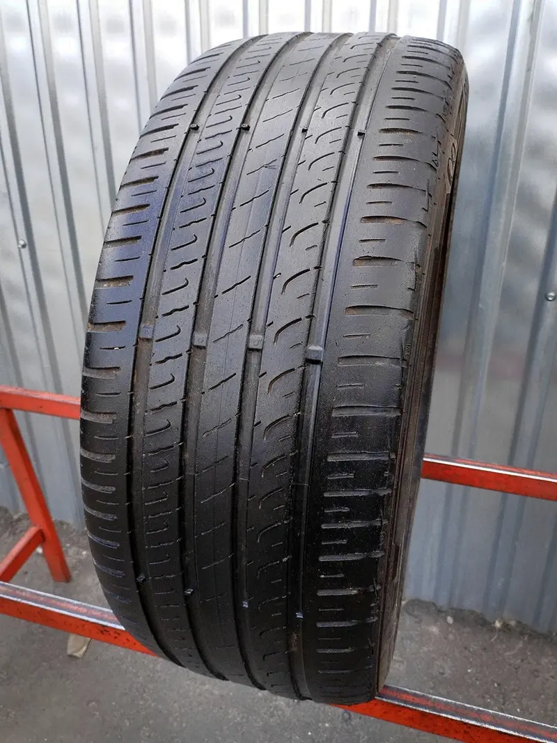 Б/у шина 225/45 R18 Barum Bravuris 5HM