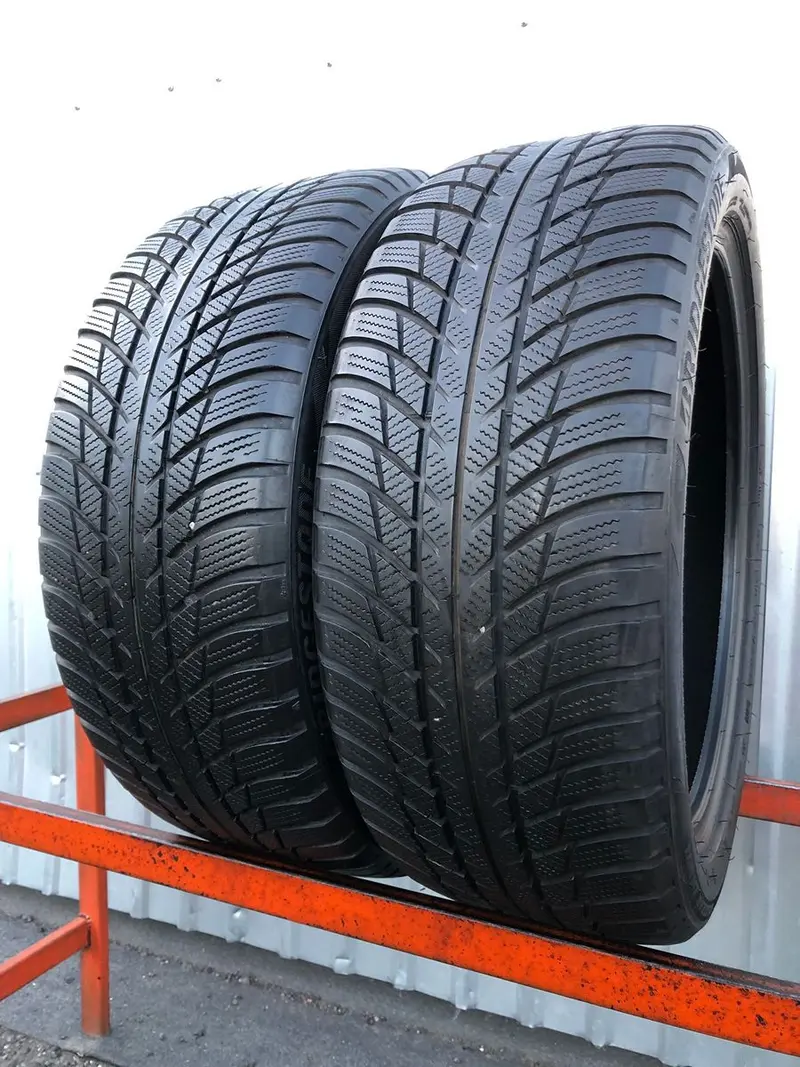 Пара б/у шин 225/45 R18 Bridgestone Blizzak LM-001