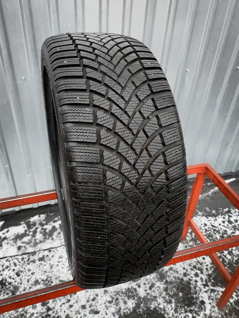 Б/у шина 225/45 R18 Bridgestone Blizzak LM-005
