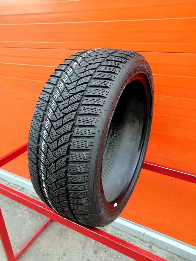 Б/у шина 225/45 R18 Dunlop Winter Sport 5