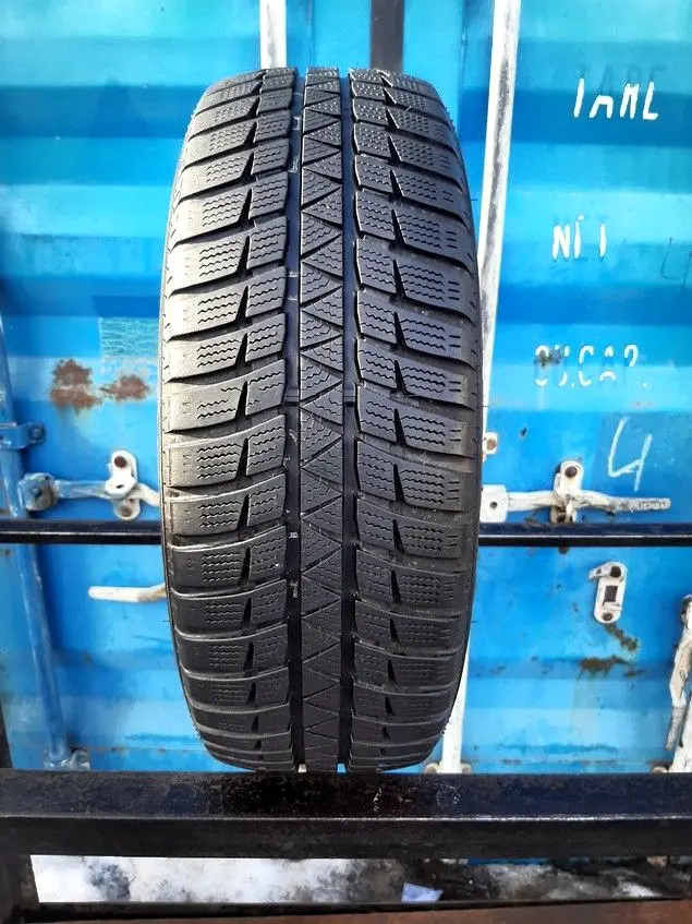 Б/у шина 225/45 R18 Falken Eurowinter HS-449, фото 1