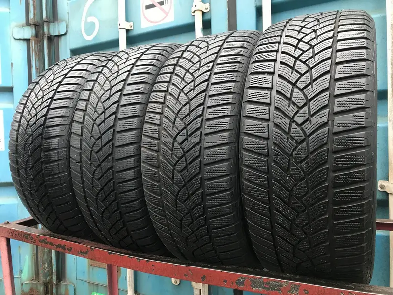 Комплект б/у шин 225/45 R18 Goodyear Ultra Grip Perfomance GEN-1