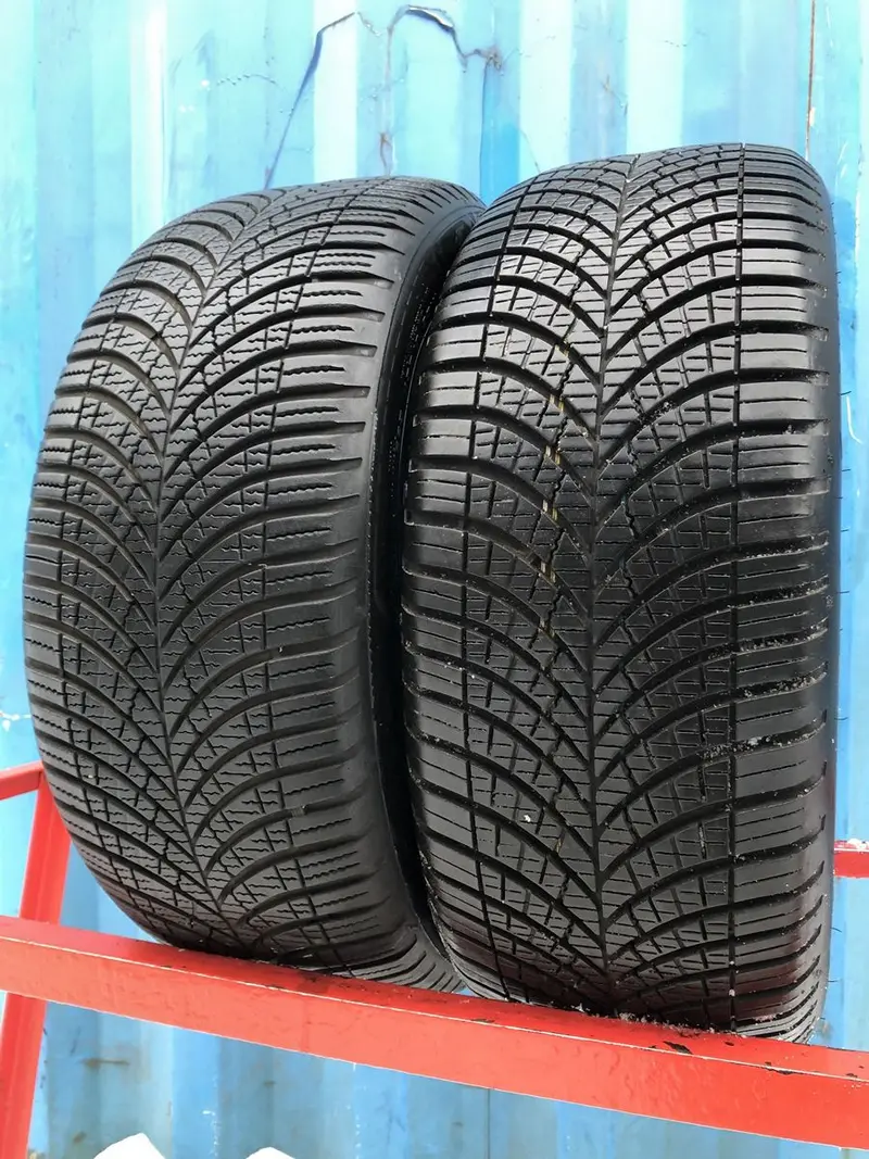 Пара б/у шин 225/45 R18 Goodyear Vector 4Seasons Gen-3, фото 1