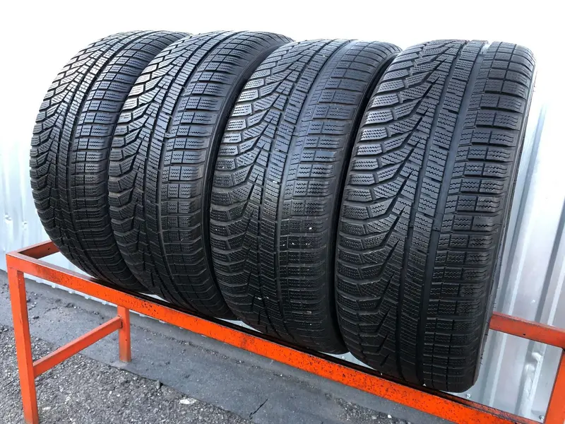 Комплект б/у шин 225/45 R18 Hankook Winter I Cept Evo2 W320