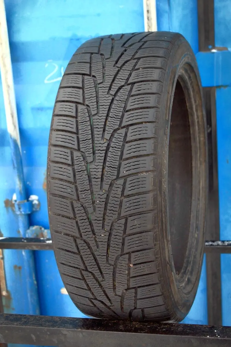 Б/у шина 225/45 R18 Kumho I ZEN KW31