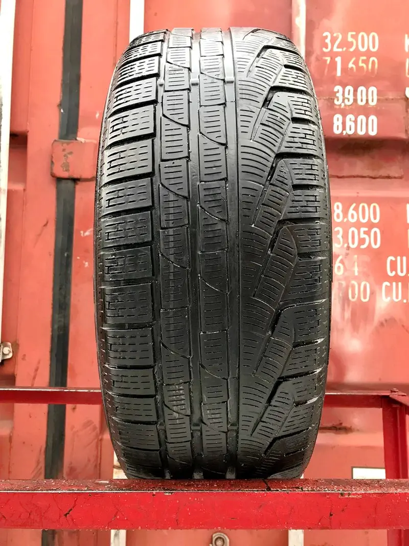 Б/у шина 225/45 R18 Pirelli Winter 240 Sottozero 2 RunFlat