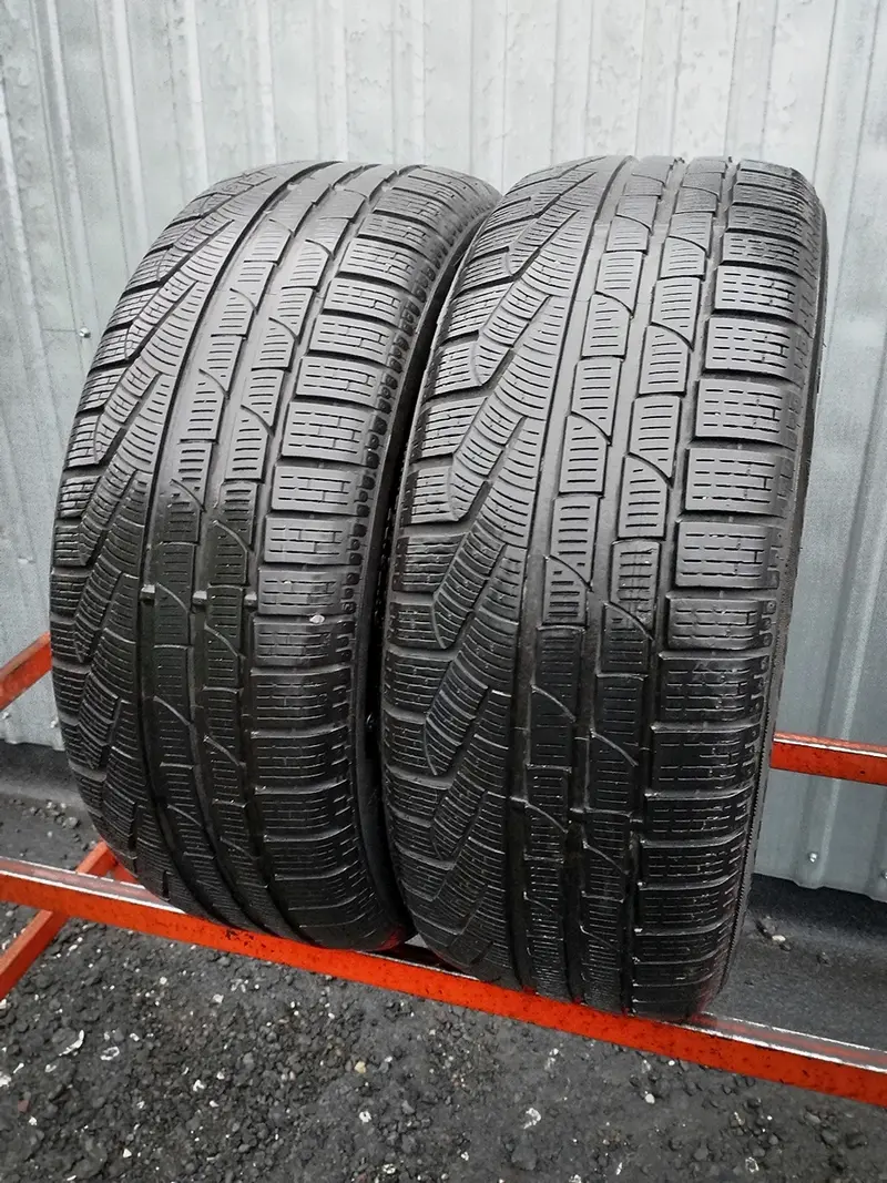 Пара б/у шин 225/45 R18 Pirelli Winter 240 Sottozero 2 RunFlat