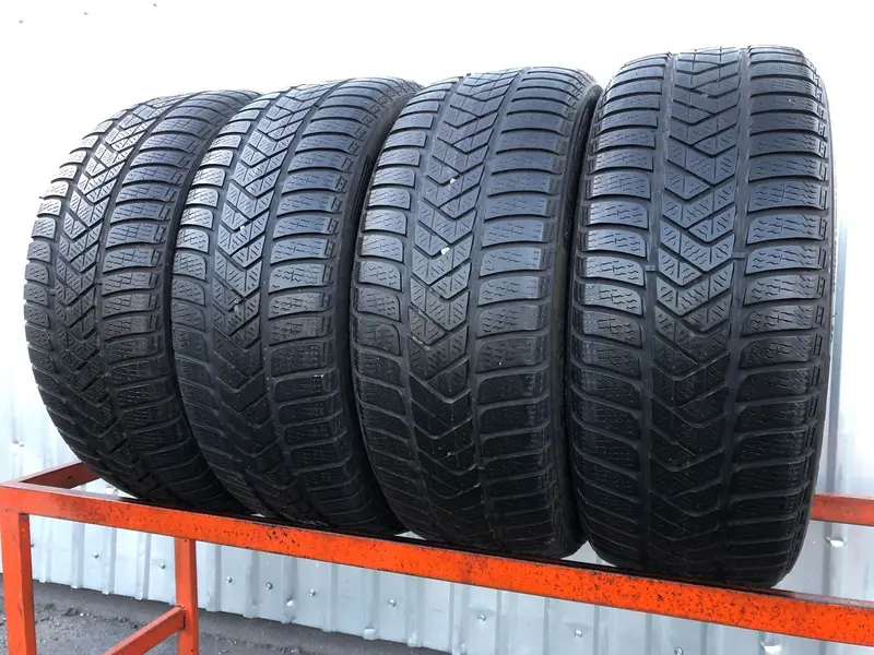 Комплект б/у шин 225/45 R18 Pirelli Winter Sottozero 3