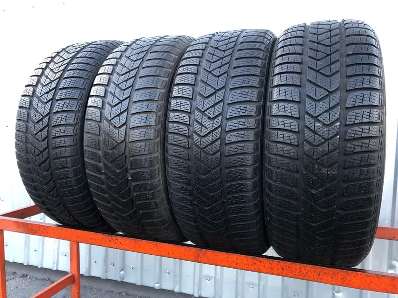 Комплект б/у шин 225/45 R18 Pirelli Winter Sottozero 3