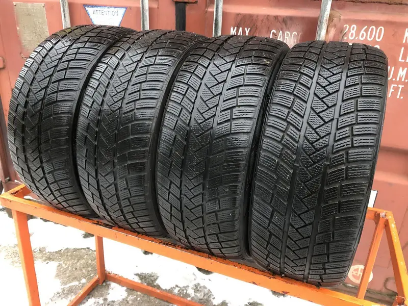 Комплект б/у шин 225/45 R18 Vredestein Wintrac Pro