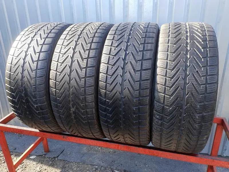 Комплект б/у шин 225/45 R18 Vredestein Wintrac Xtreme