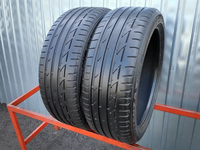 Пара б/у шин 225/45 R19 Bridgestone Potenza S001 RFT