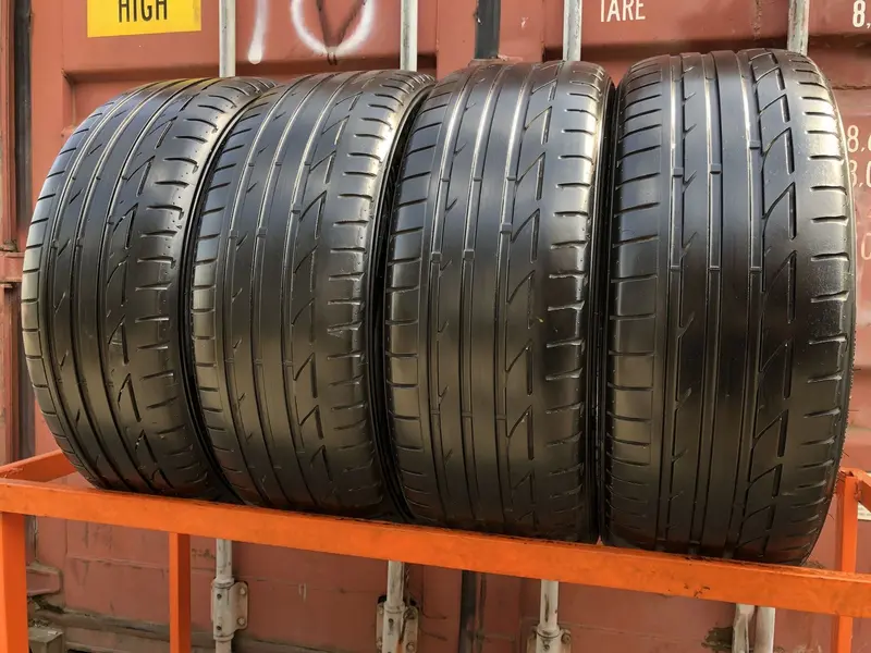Комплект б/у шин 225/45 R19 Bridgestone Potenza S001 RFT