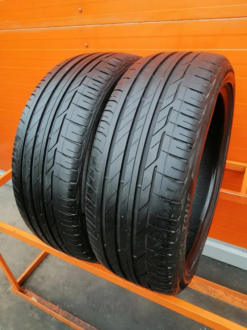 Пара б/у шин 225/45 R19 Bridgestone Turanza T001