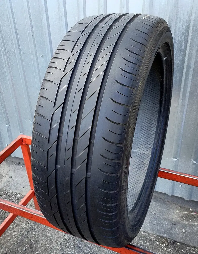 Б/у шина 225/45 R19 Bridgestone Turanza T001