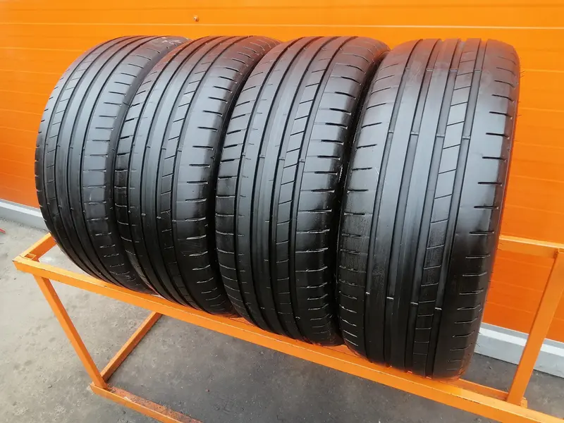 Комплект б/у шин 225/45 R19 Dunlop SP Sport Maxx RT 2 Run Flat
