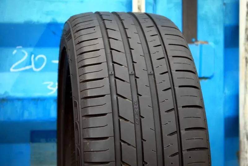 Б/у шина 225/45 R19 Kumho Ecsta Le Sport KU39, фото 1