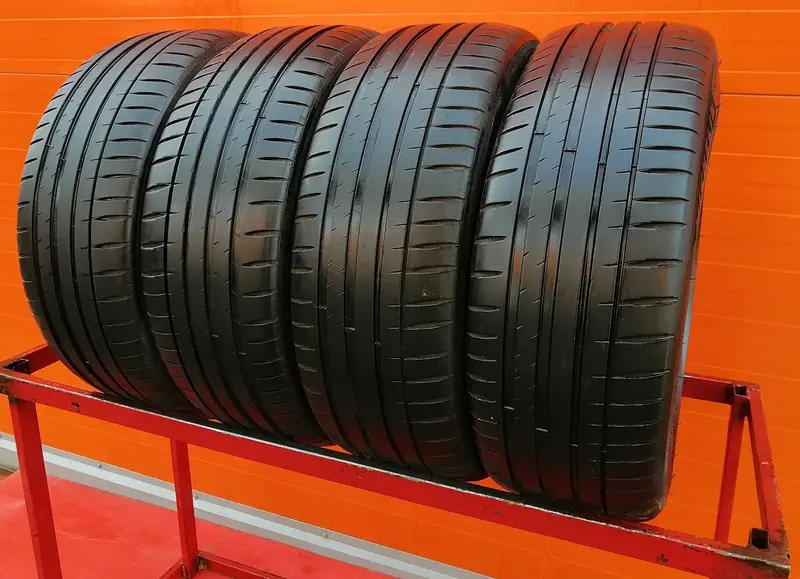 Комплект б/у шин 225/45 R19 Michelin Pilot Sport 4