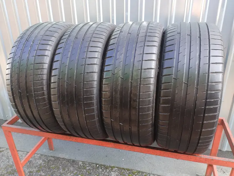 Комплект б/у шин 225/45 R19 Michelin Pilot Sport 4