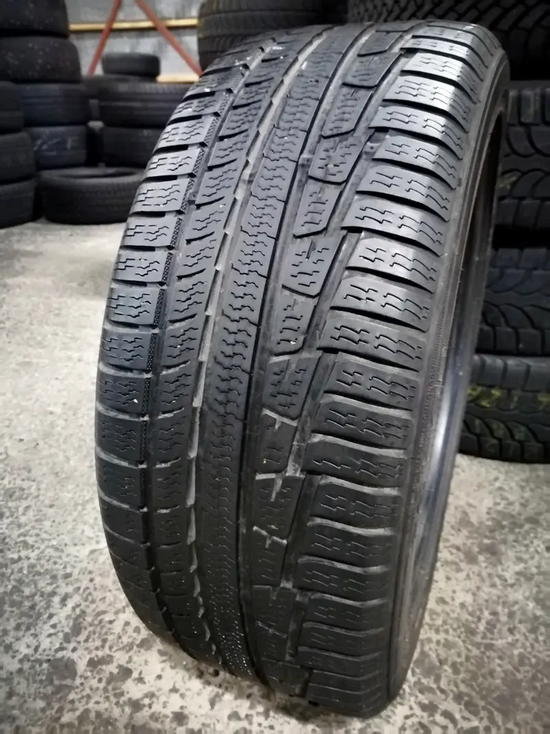 Б/у шина 225/45 R19 Nokian WR A3