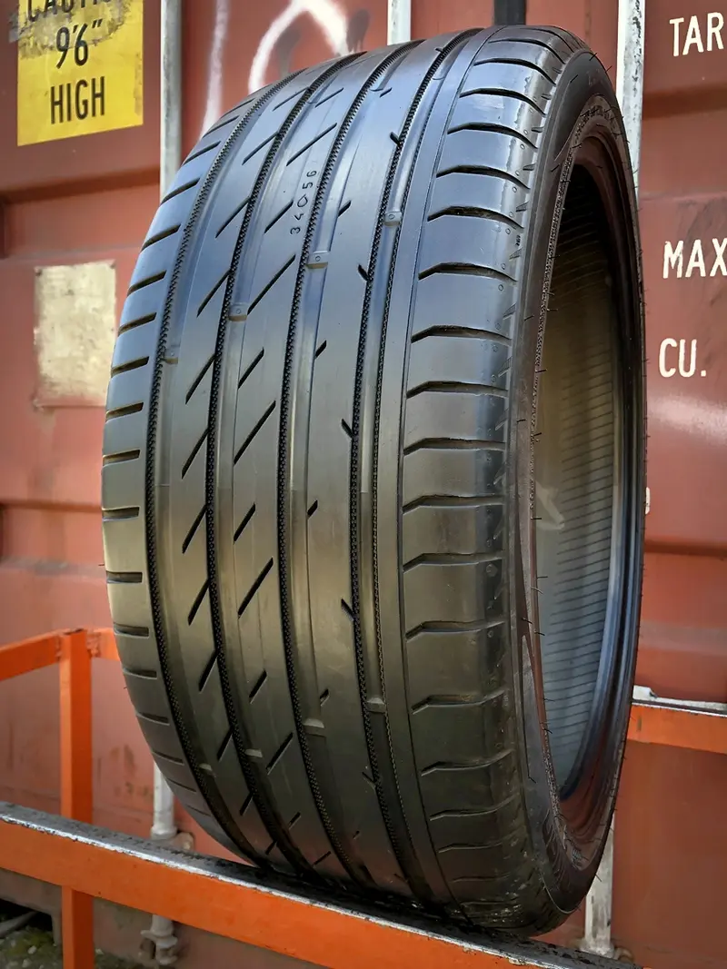 Б/у шина 225/45 R19 Nokian zLine