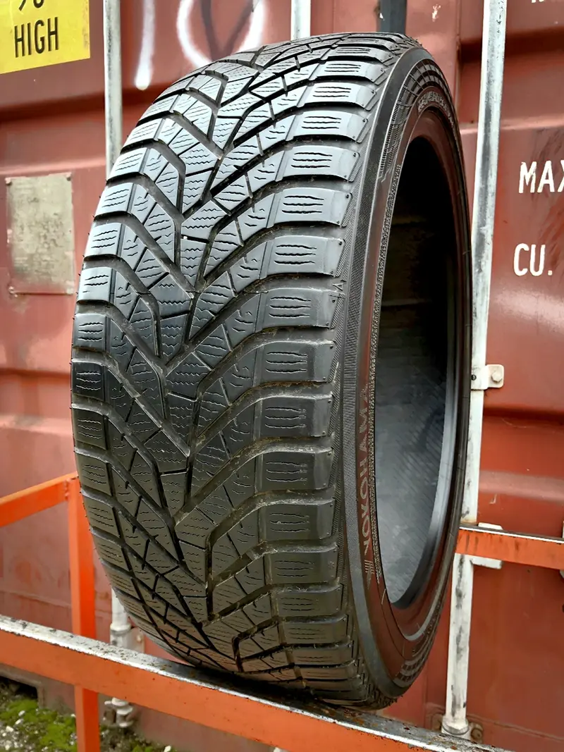 Б/у шина 225/45 R19 Yokohama BluEarth Winter V905, фото 1