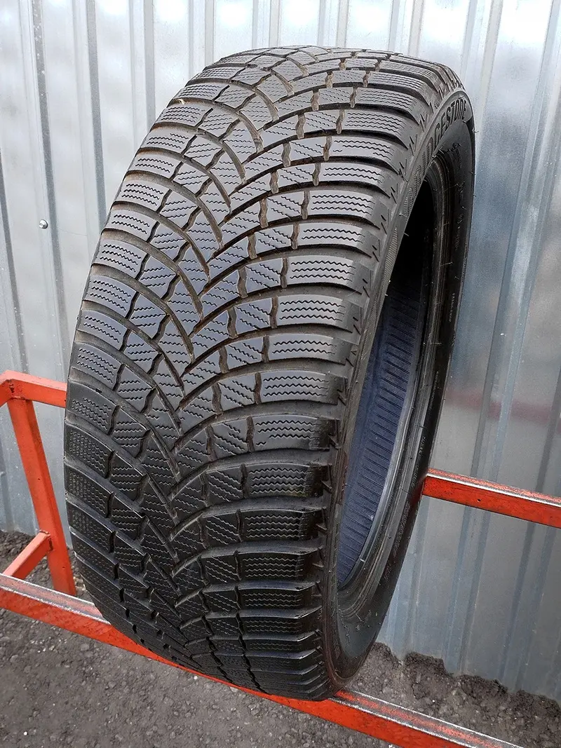 Б/у шина 225/50 R17 Bridgestone Blizzak LM-001 evo