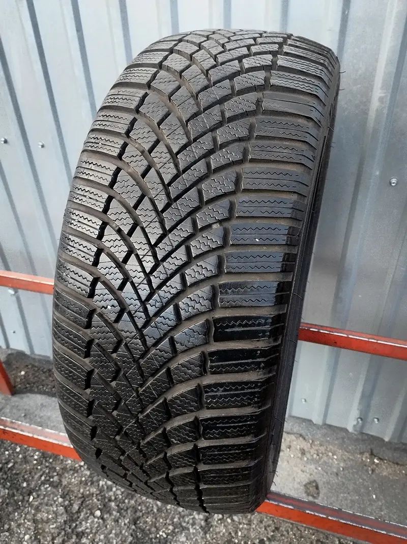 Б/у шина 225/50 R17 Bridgestone Blizzak LM-005
