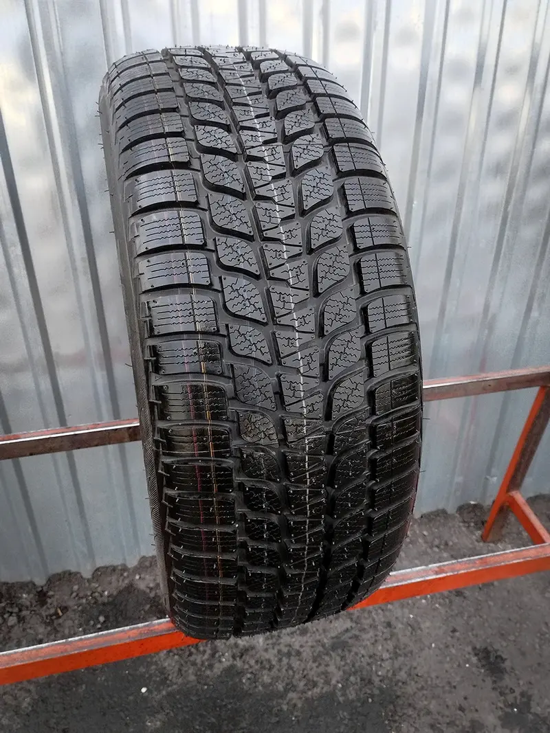 Б/у шина 225/50 R17 Bridgestone Blizzak LM25 RunFlat, фото 1
