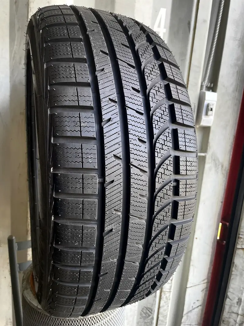 Б/у шина 225/50 R17 Bridgestone Blizzak LM35