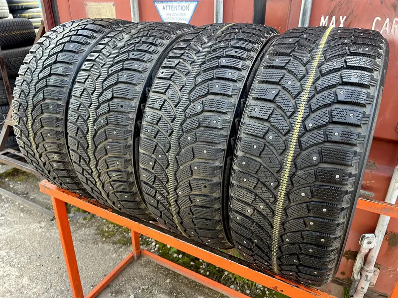 Комплект б/у шин 225/50 R17 Bridgestone Blizzak Spike-01, фото 1