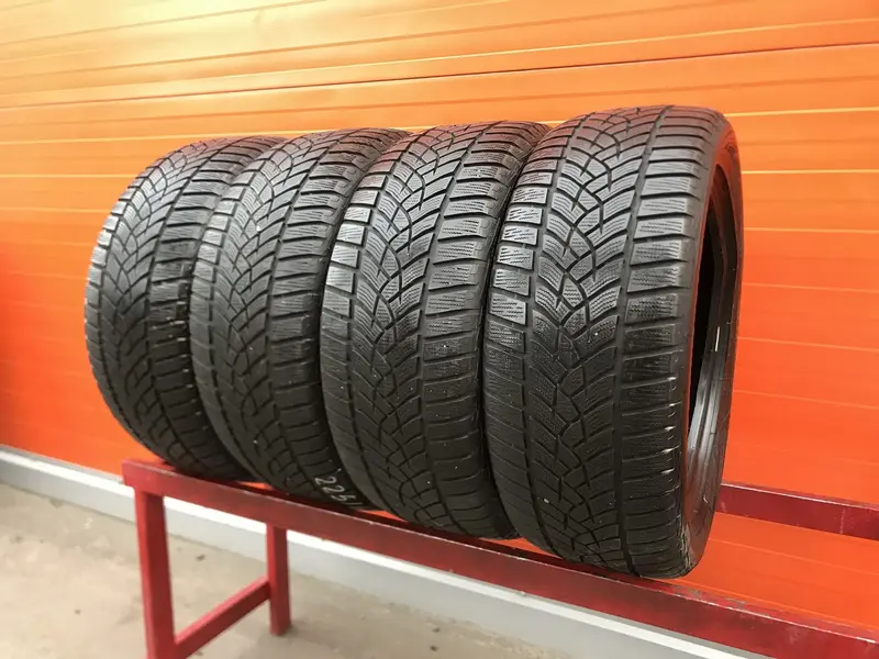 Комплект б/у шин 225/50 R17 Goodyear Ultra Grip Perfomance GEN-1
