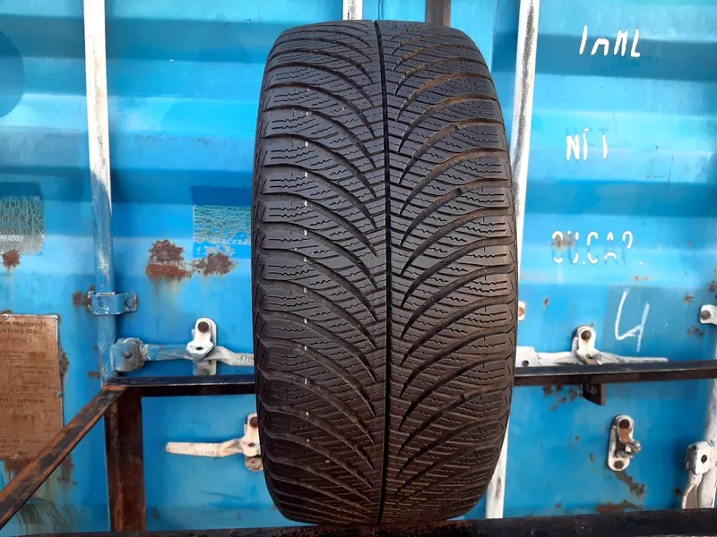 Б/у шина 225/50 R17 Goodyear Vector 4Seasons Gen-2