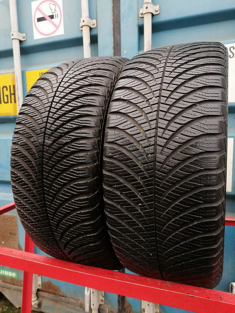 Пара б/у шин 225/50 R17 Goodyear Vector 4Seasons Gen-2