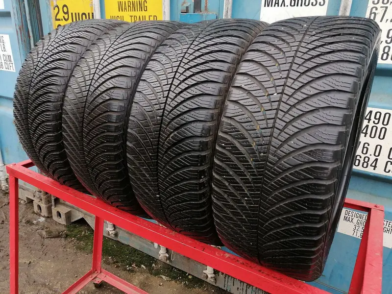 Комплект б/у шин 225/50 R17 Goodyear Vector 4Seasons Gen-2, фото 1