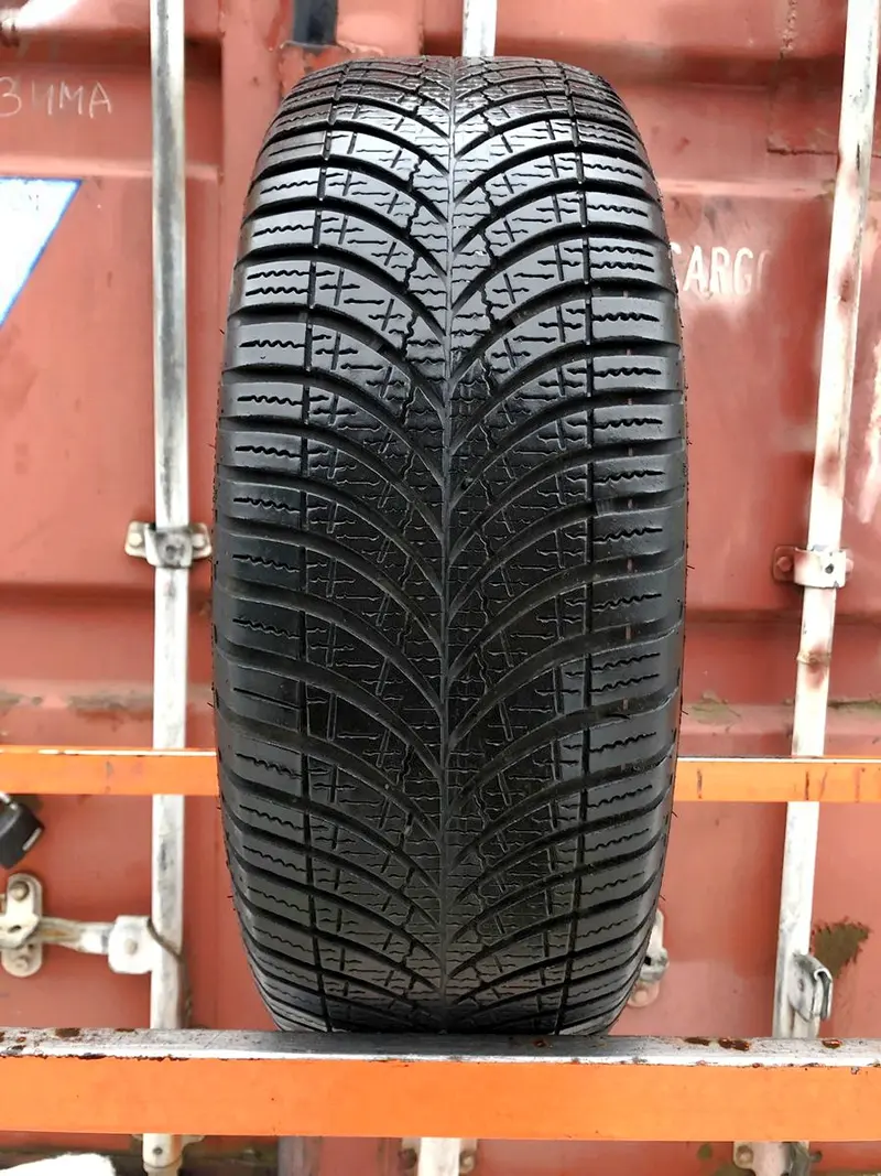Б/у шина 225/50 R17 Goodyear Vector 4Seasons Gen-3