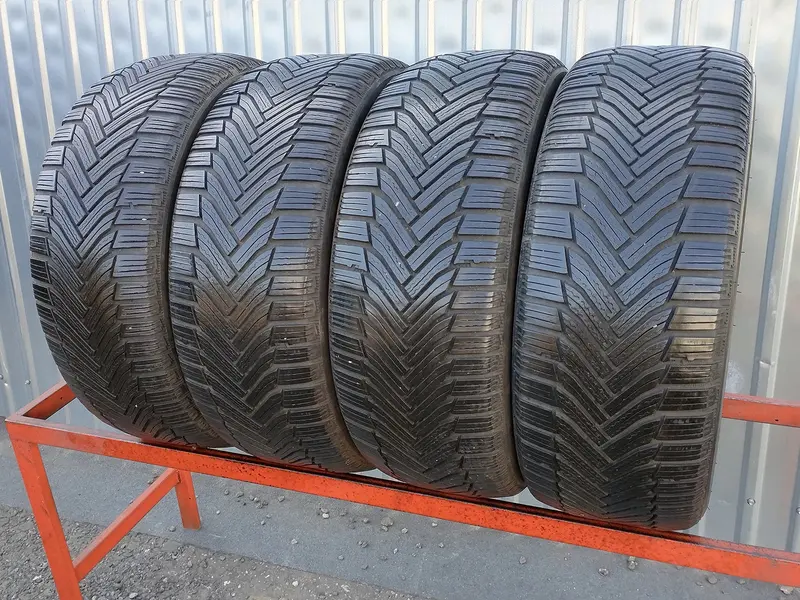 Комплект б/у шин 225/50 R17 Michelin Alpin 6