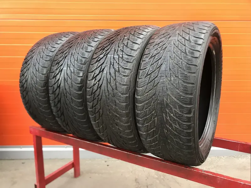 Комплект б/у шин 225/50 R17 Nokian Hakkapeliitta R2