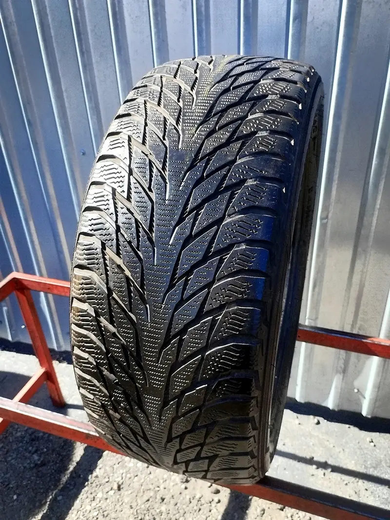 Б/у шина 225/50 R17 Nokian Hakkapeliitta R2