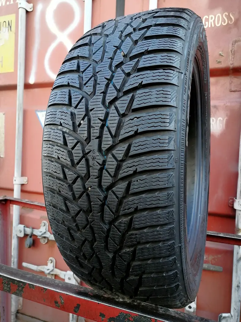 Б/у шина 225/50 R17 Nokian WR D4, фото 1
