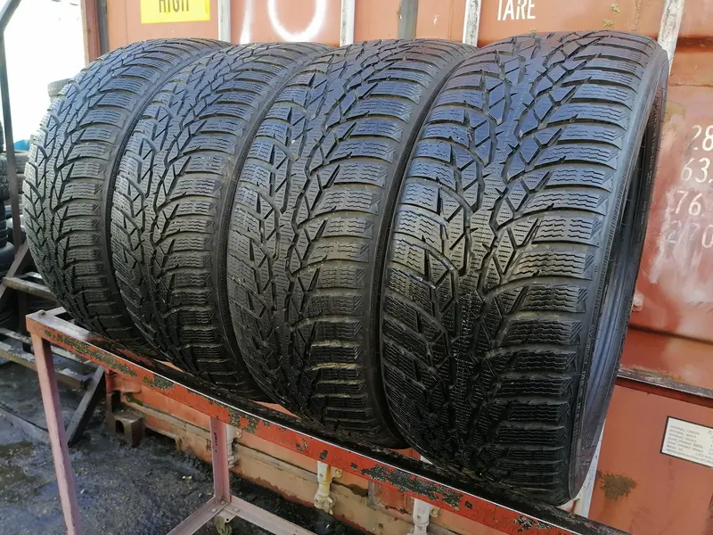 Комплект б/у шин 225/50 R17 Nokian WR D4