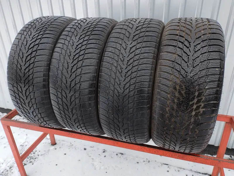 Комплект б/у шин 225/50 R17 Nokian WR Snowproof
