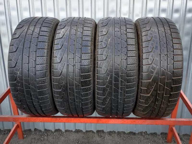 Комплект б/у шин 225/50 R17 Pirelli Winter 210 Sottozero 2 RunFlat