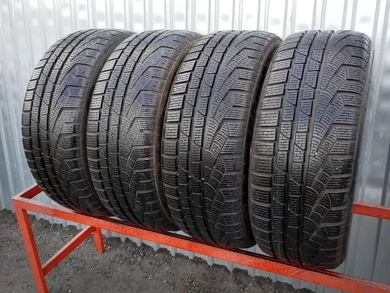 Комплект б/у шин 225/50 R17 Pirelli Winter 210 Sottozero 2 RunFlat