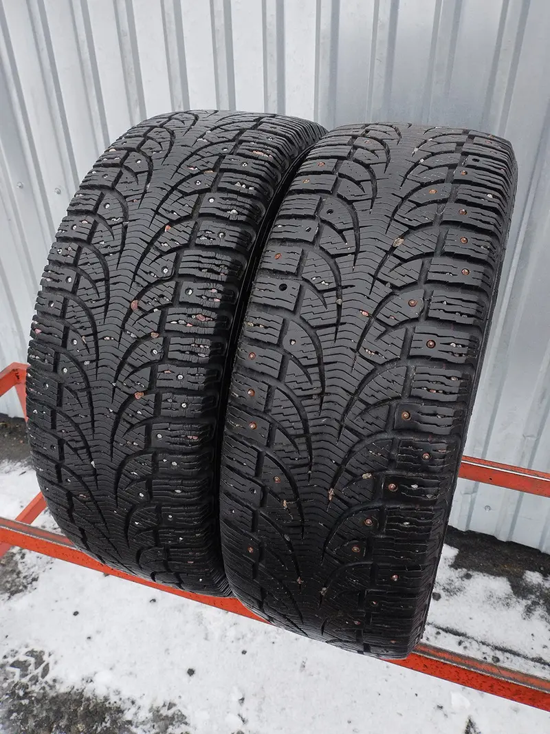 Пара б/у шин 225/50 R17 Pirelli Winter Carving EDGE, фото 1