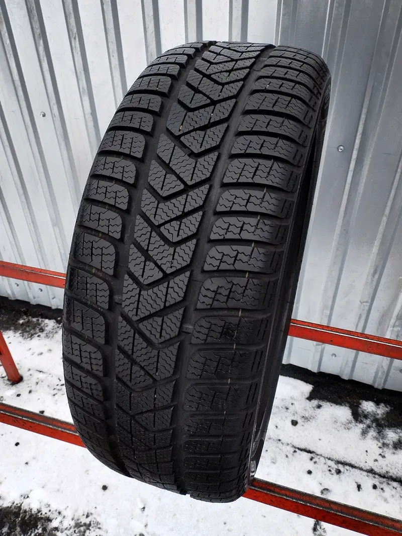 Б/у шина 225/50 R17 Pirelli Winter Sottozero 3
