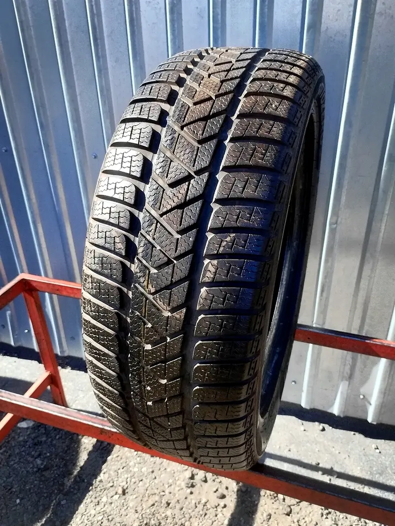 Б/у шина 225/50 R17 Pirelli Winter Sottozero 3