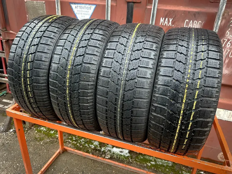 Комплект б/у шин 225/50 R17 Toyo Observe GSI-5