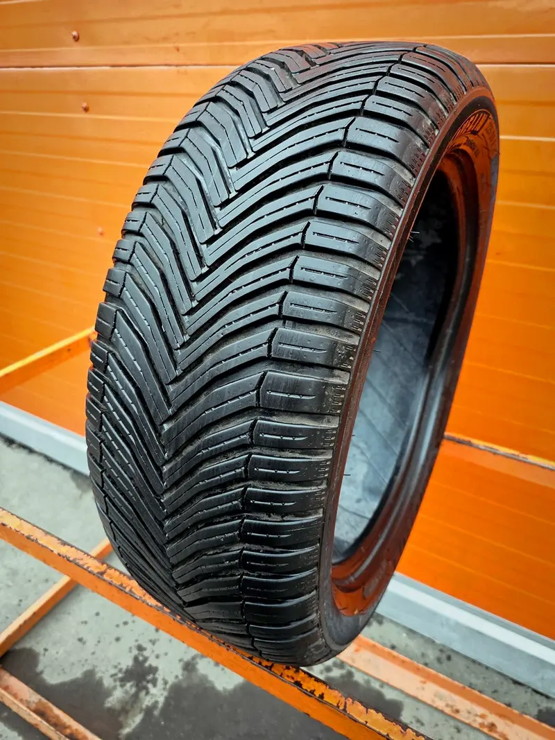 Б/у шина 225/50 R18 Michelin CrossClimate SUV, фото 1